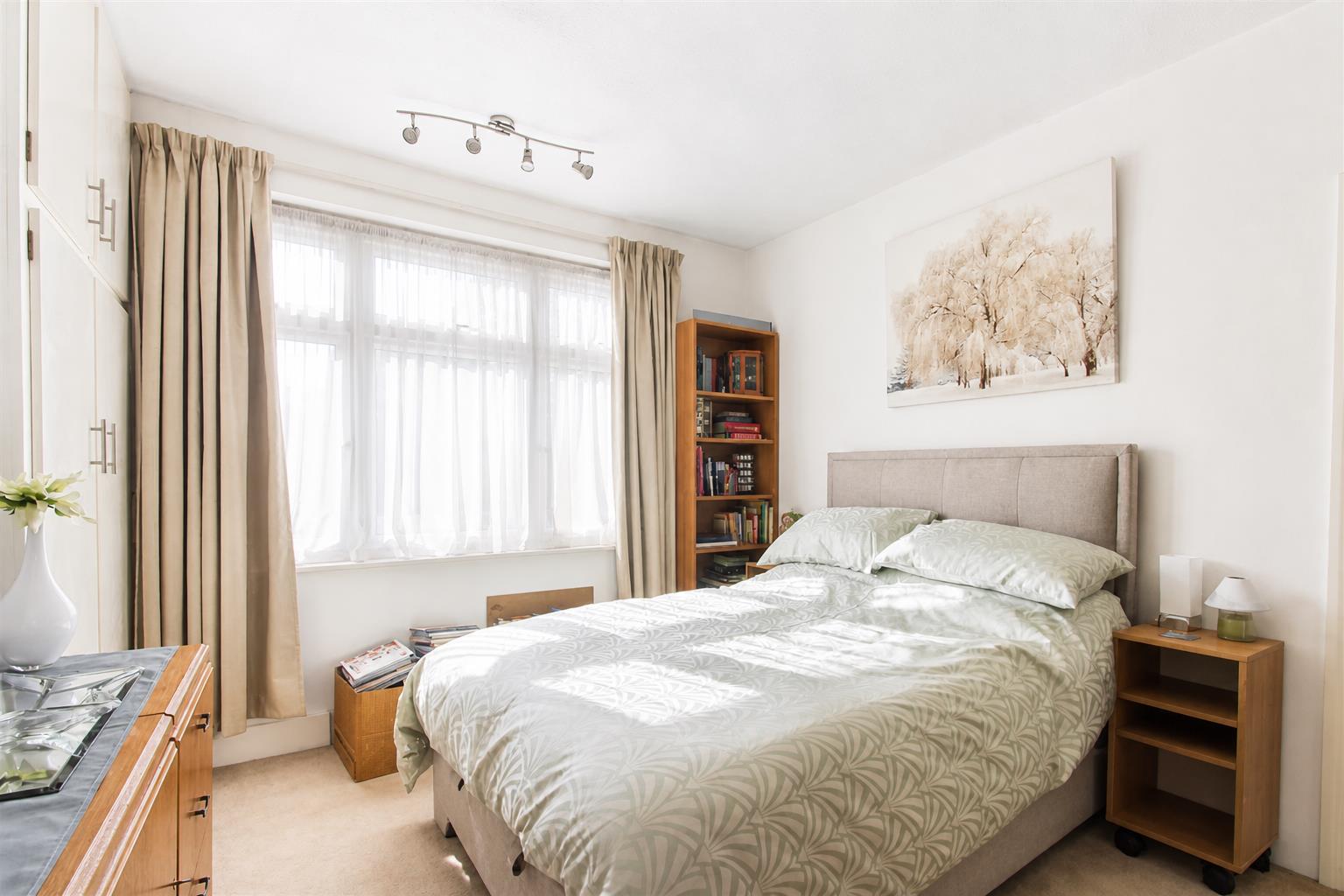 Stoneleigh Avenue, Worcester Park